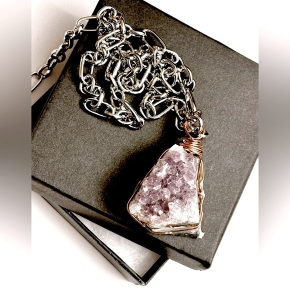 Rare Find Amethyst cluster wire wrapped in copper wire pendant - Picture 4 of 6